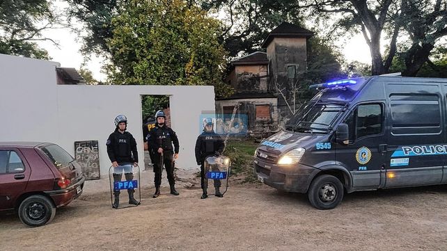 Pareja e hijo detenidos por narcomenudeo en Paraná