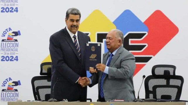 Venezuela: Maduro fue proclamado con polémica internacional y protestas callejeras