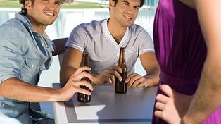 Una lista de los tipos de hombres de los cuales las mujeres prefieren alejarse