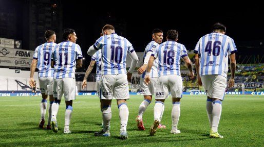 Racing goleó a Defensa y Justicia y se clasificó a 8vos de final