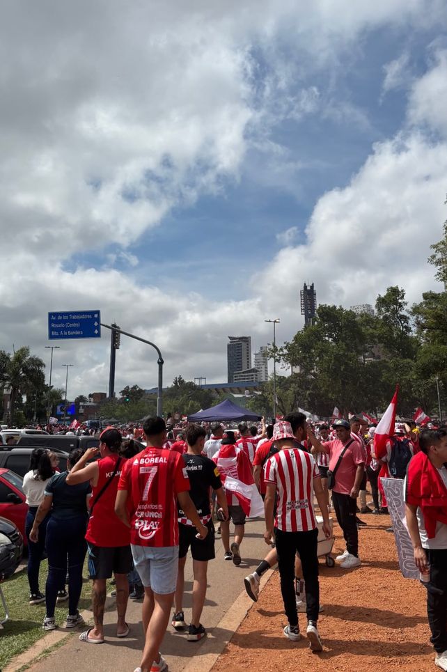 Aldosivi se hizo gigante en Arroyito, le ganó a San Martín y ascendió a primera