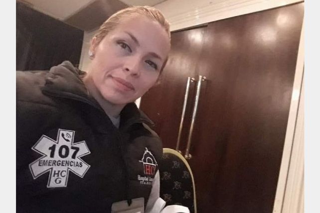 Una radioperadora del hospital y un policía salvaron a una beba