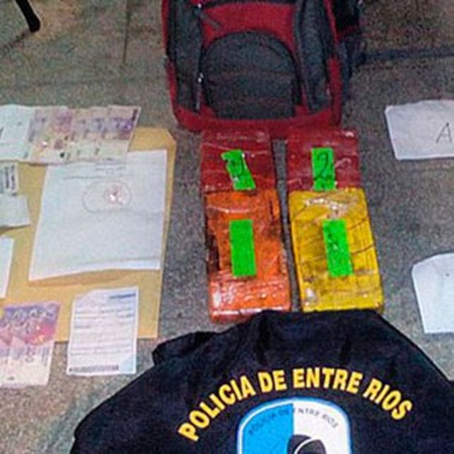 Dos empleados públicos y una joven, detenidos por drogar y abusar de adolescentes