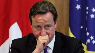 Cameron seguía en Twitter a una agencia de prostitutas