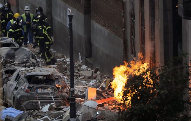 Murieron tres personas en la explosión en el centro de Madrid