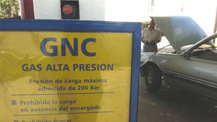 Aunque el GNC pasó los 2 pesos, se instalan 400 equipos por mes en la ciudad