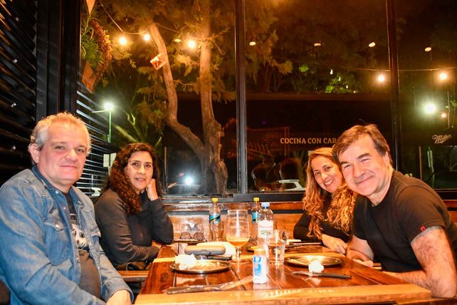 Fabio Canosa, Elizabet Alé,  Claudia Montalbán y Lucas Burbaud.  