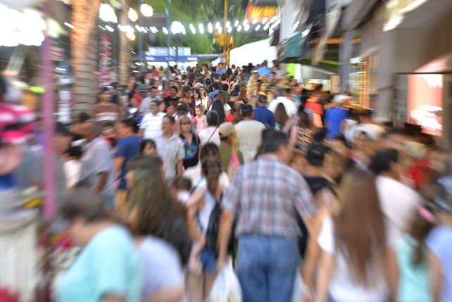 Horario extendido en locales comerciales