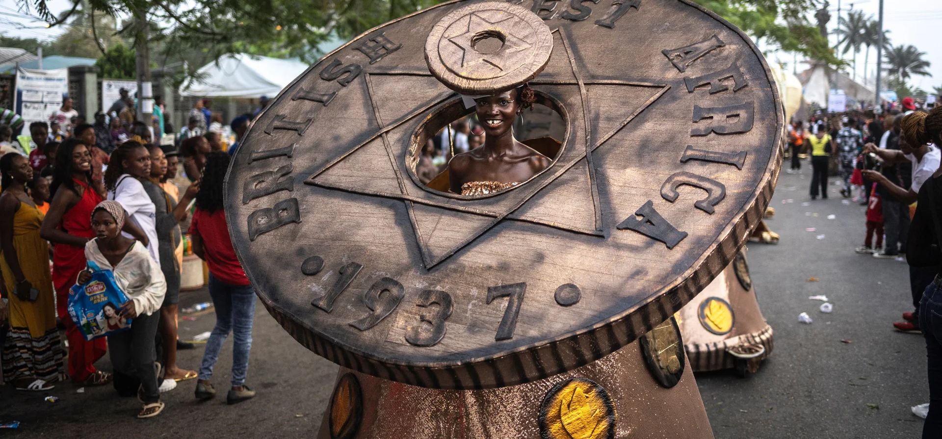 Un participante en el carnaval anual de Calabar, Calabar, Nigeria. Fotografía: Olimpia de Maismont/AFP/Getty Images Un participante en el carnaval anual de Calabar, Calabar, Nigeria. Fotografía: Olimpia de Maismont/AFP/Getty Images