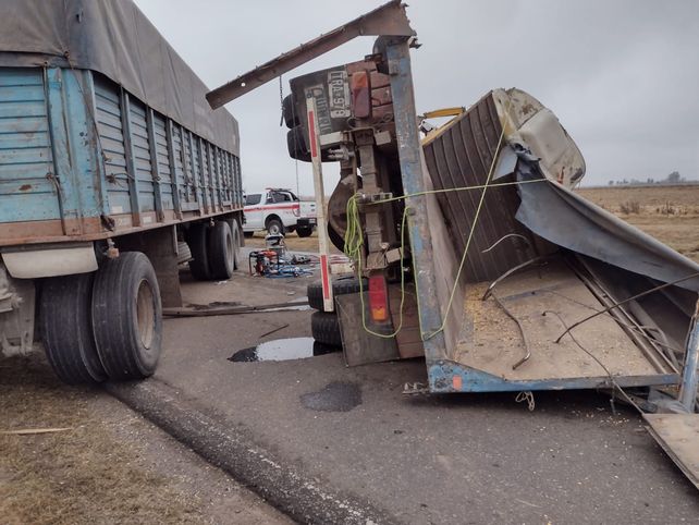 Un choque de tres camiones obligó a cortar la ruta 34 entre Centeno y Casas