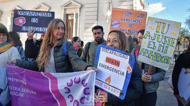 Media sanción a la ley de emergencia por discapacidad: alivio en Santa Fe, pero persisten los atrasos de pago