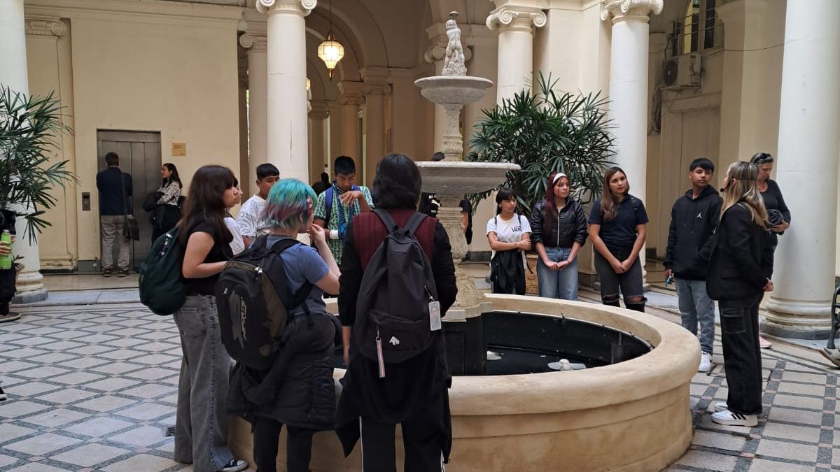Furor por las visitas guiadas al Palacio de los Leones: ya pasaron 1.300 personas