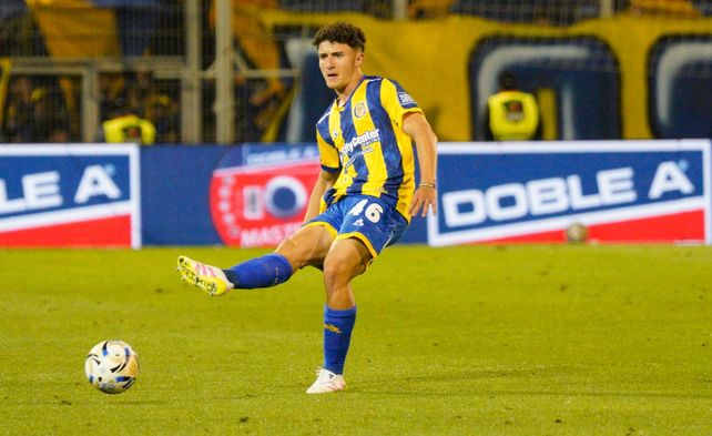 Ovando ingresó en el partido contra San Lorenzo a los 28' del complemento. El joven zaguero central reemplazó a Facundo Mallo.