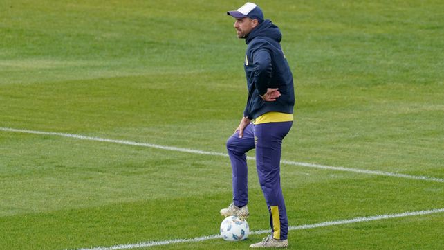 Matías Lequi se volvió de Vicente López con muchas dudas y su misión será recuperar al equipo cuanto antes.