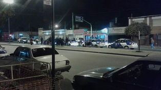 Balean a un chico y sus vecinos cortan el tránsito y queman cubiertas en reclamo de seguridad