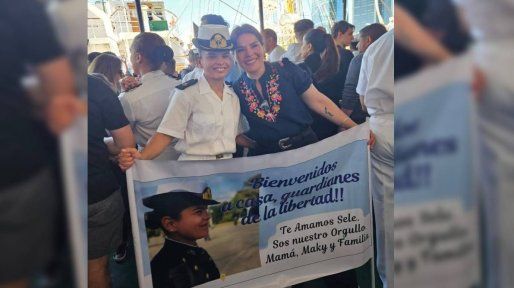 Regresó la Fragata Libertad y con ella la entrerriana Selena Santana tras una travesía inolvidable