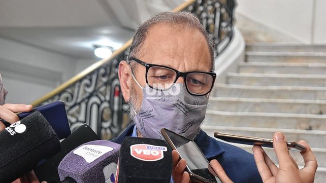 Los funcionarios Corach y Arena