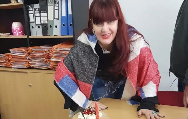 Separan de su cargo a una funcionaria que se grabó haciendo video de Tik Tok en su oficina