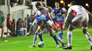 En el presente torneo ambos equipos se vieron las caras y fue victoria paranaense.