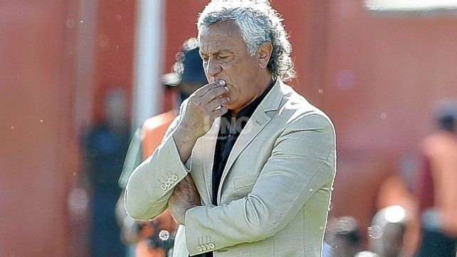 Néstor Gorosito se refirió al descenso de Colón. Néstor Gorosito se refirió al descenso de Colón.