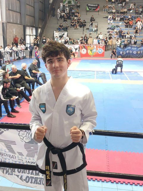 Santiago Traglia es de Roldán y entrena bajo la tutela de Pablo y Mateo García
