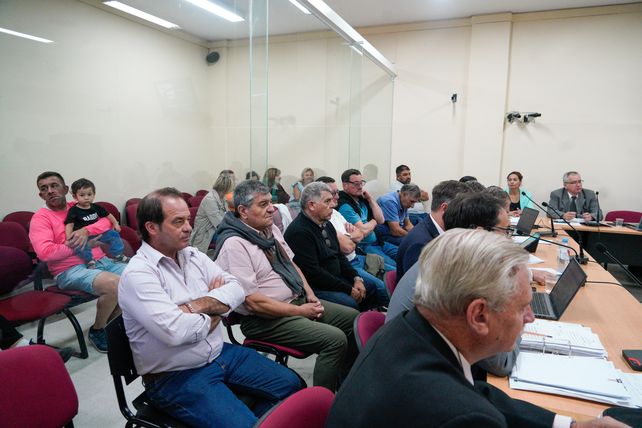 Sabrina Ortiz y otros vecinos anticiparon que continuarán con el reclamo tras el fallo que exculpó a los productores del periurbano de Pergamino.