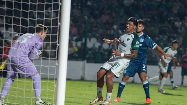Racing igualó con Sarmiento y está en zona de clasificación en el Apertura