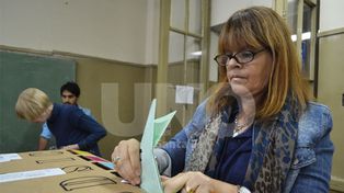 Con algunas demoras, abrieron las mesas para las Paso 2015