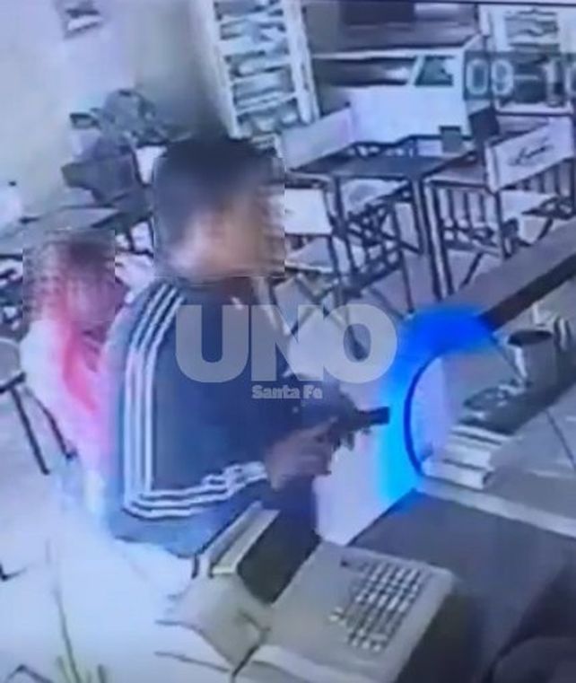 Filmados. El 9 de octubre la pareja asaltó una heladería y el robo quedó registrado en las cámaras.&nbsp;