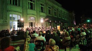 Santa Fe Sostenido comienza con Cantando a la luz de la luna