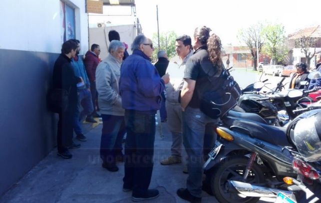 Frente a Flecha Bus protestaron por el despido de 37 trabajadores