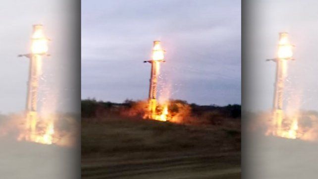 Se incendió una columna del tendido eléctrico por los nidos de loros