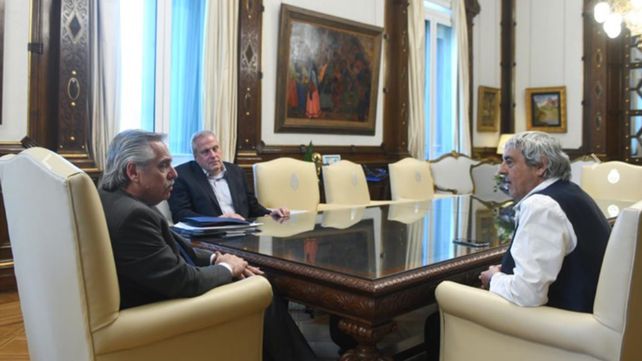 El presidente Alberto Fernández y el ministro de Educación
