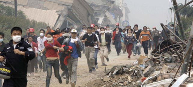 Miles de personas huyen en China ante el riesgo de la rotura de un dique