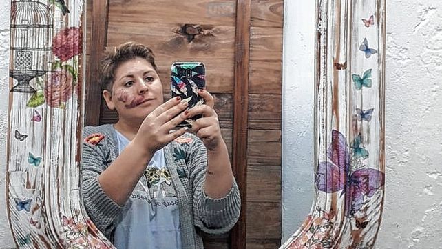 Espejos. En sus inicios fabricaba marcos para espejos y cuadros para fotos.