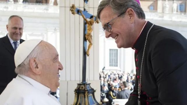 El Papa Francisco y el designado arzobispo de BsAs, Jorge García Cuerva. 