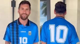 Lionel Messi con la casaca azul de la selección nacional.