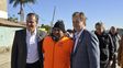 El trabajador provincial se llevó una foto con las máximas autoridades municipales.&nbsp;