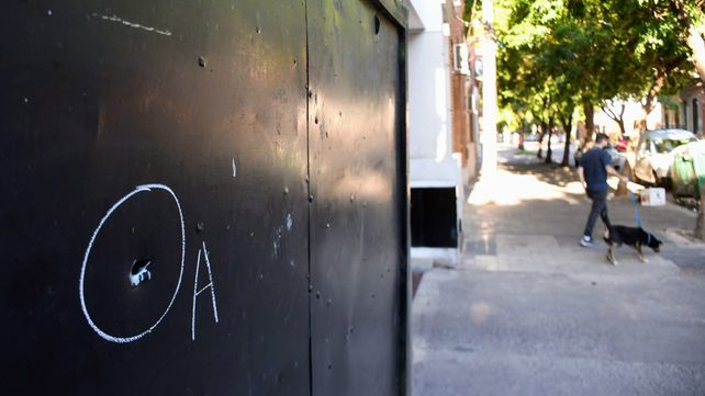 Uno de los impactos de bala en la zona de Cochabamba y Esmeralda. 