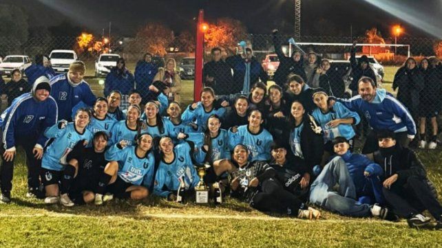 Universidad goleó y se coronó campeón del Apertura de la Primera B femenino