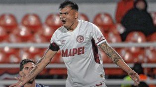 El entrerriano Walter Bou marcó para Lanús ante Independiente.