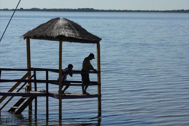 Cabañeros santafesinos. Manifestaron su rechazo a la medida judicial de la veda de pesca deportiva en el río Paraná.&nbsp;