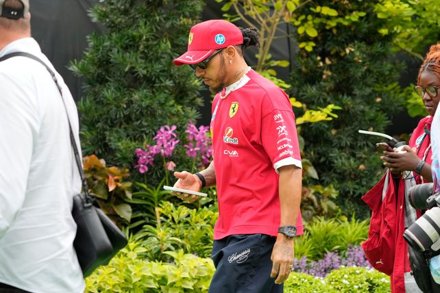 Lewis Hamilton también manifestó su frustración por los malos resultados de Ferrari. Lewis Hamilton también manifestó su frustración por los malos resultados de Ferrari.