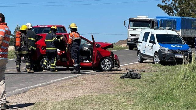 Dos autos chocaron cerca de la rotonda de Crespo: hay cuatro heridos