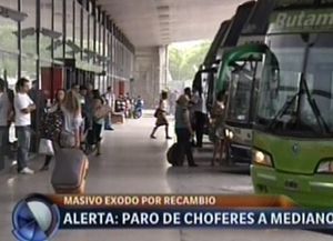 Paro de colectivos de larga distancia pone en riesgo el recambio turístico de febrero