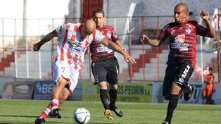 Carabajal visitó el estadio Pedro Mutio con la camiseta de Central Córdoba de Santiago del Estero. &nbsp;