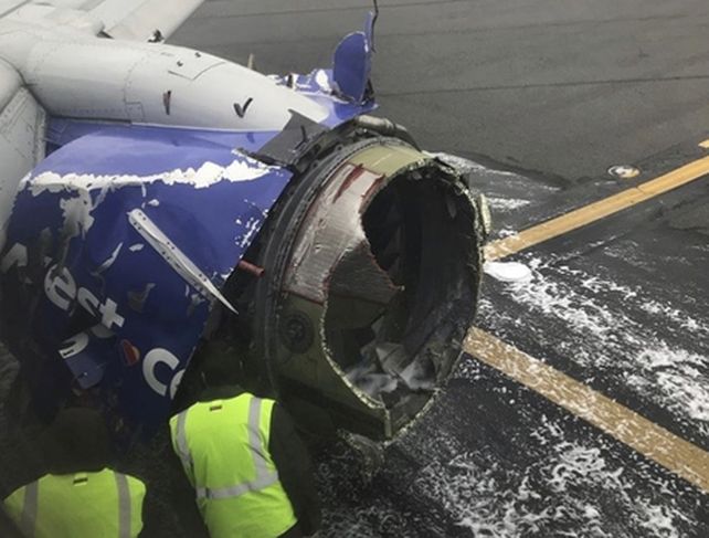 atroz. El trágico vuelo debió aterrizar de emergencia en Filadelfia.
