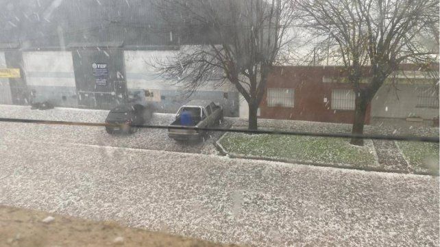 Intensa caída de granizo en General Ramírez y Aranguren