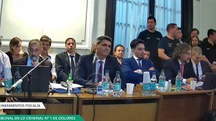 Este miércoles se reanudó el juicio por el crimen de Fernando Báez Sosa con el inicio de la primera jornada de alegatos. En esta jornada, la fiscalía inició con sus argumentos con la reiteración de pruebas ya presentadas durante el debate.