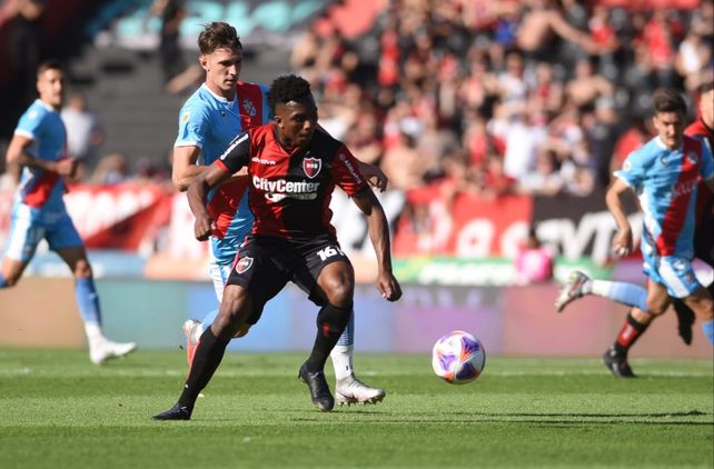 Newells fue pura impotencia y empató sin goles ante un pobrísimo Arsenal